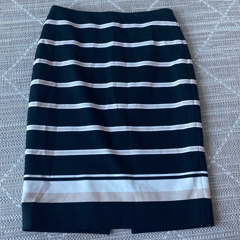 White and black pencil skirt